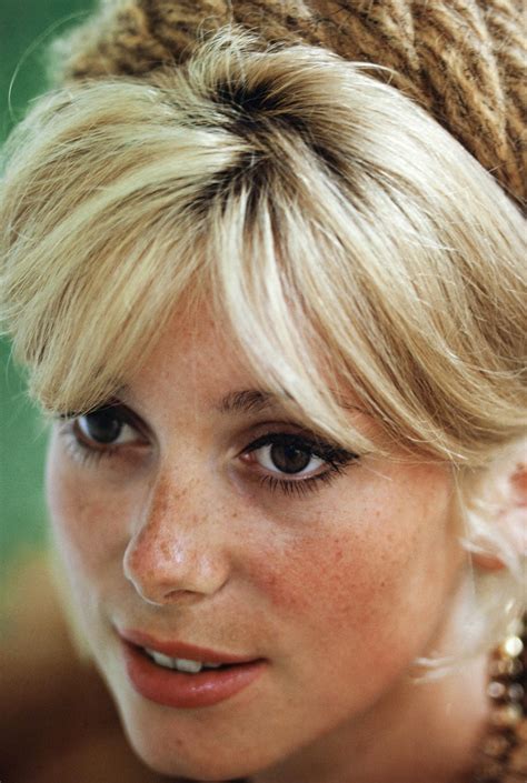 catherine deneuve joven